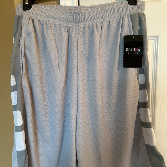 Galaxy by Harvic Men's Shorts - Silver 22" - Size M - NWT - Picture 1 of 9